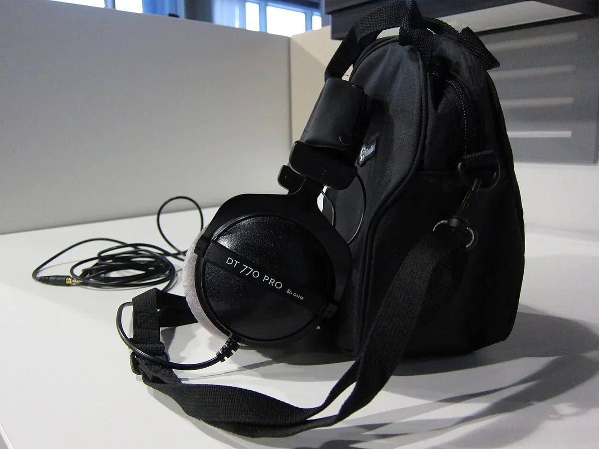 DT 770